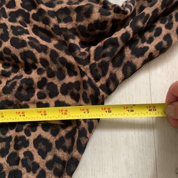 H&M Animal Print Dress midi Cheetah size 4 wrap long sleeves v‎ neck classic - Picture 10 of 13